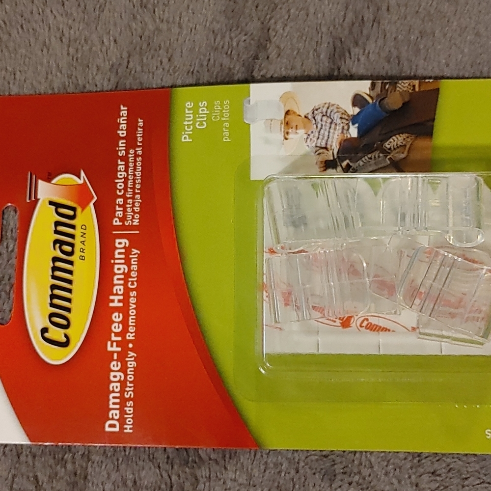 Command Damage-Free Hanging Picture Clips. 2 Packages. - Picture 3 of 4